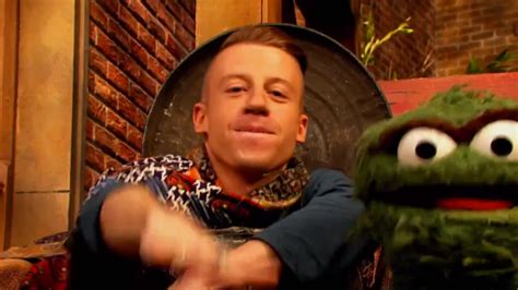 macklemore and oscar the grouch redo “thrift shop” for ‘sesame street rolling stone