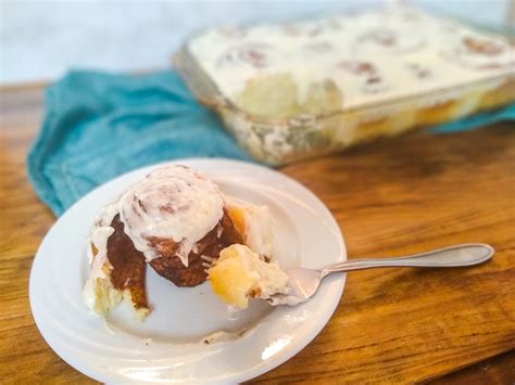 Cold brew frozen coffee, cinnamon roll. Clone of a Cinnabon Cinnamon Roll Recipe (Bread Machine ...