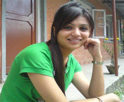 Jyotsna Female Indian Surrogate Mother From Jaipur In India