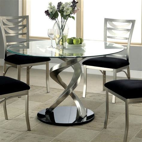 Des tables à manger en verre