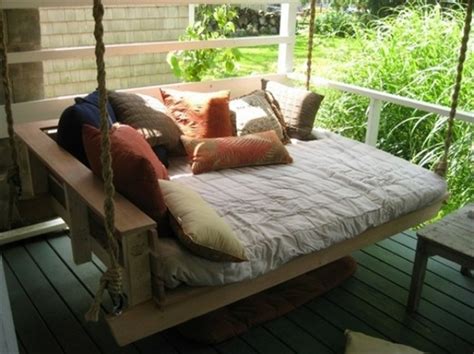 Swing Bed Made From Wooden Pallets Pallet Wood Projects