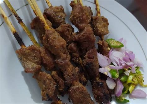 Sebab, jika salah, bumbu tak akan meresap ke dalam daging bahkan . Resep Sate kambing oleh Maharani Wahyuning Tyas - Cookpad