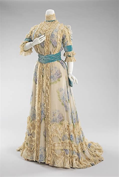 The dress can be seen at kensington palace, where princess diana once lived. Pandora's: Early 20th Century Fashion