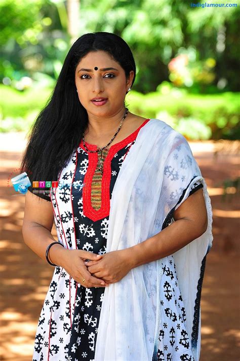 Praveena Actress Photoimagepics And Stills 253156