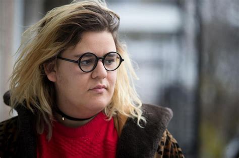 On dirait qui s'est rien passé en 4 ans. Safia Nolin à Code F.