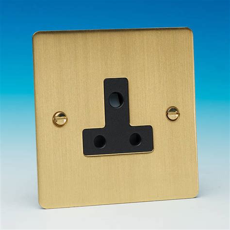3d render of a 3 pin plug and socket. 5 Amp Round 3 Pin Socket - Brushed Brass - Black Insert