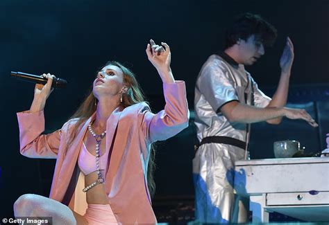 Vera Blue Makes Surprise Appearance At Lollapalooza In Two Piece Pink