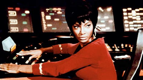 Nichelle Nichols Lieutenant Uhura On Star Trek Dies At 89 Thr News