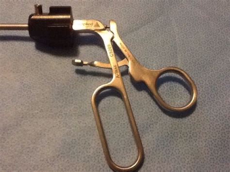 Applied Medical Laparoscopic A Trac Rotating Bowel Clamp Forceps Ref