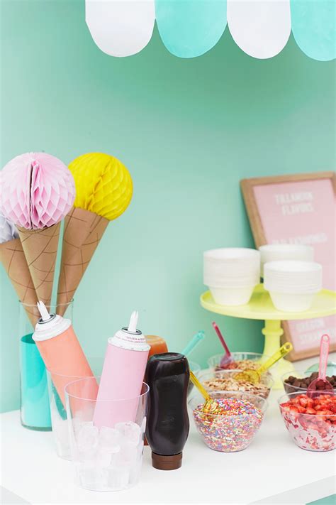 Learn How To Throw The Most Amazing Ice Cream Party Ever This Summer