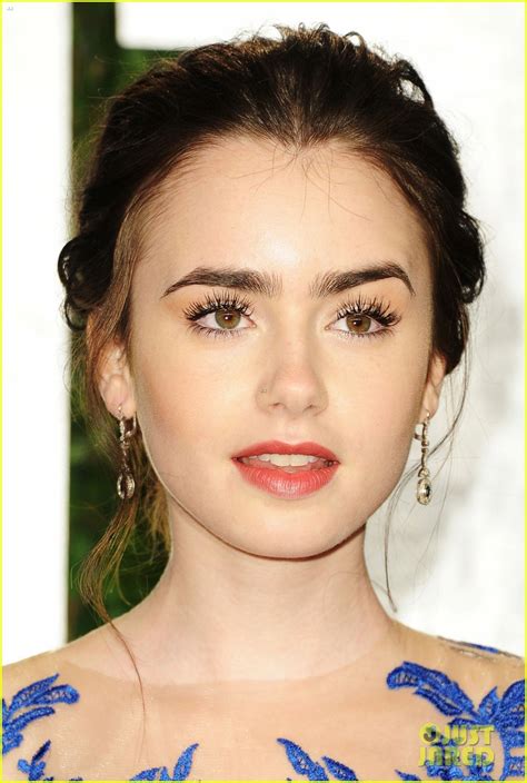 All About Celebrity Lily Collins Height Weight Body