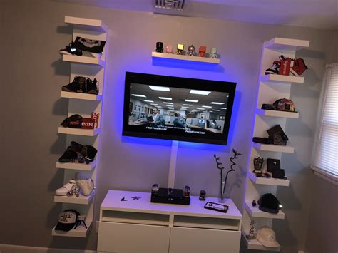 Pin By Lo Basham On Home Hypebeast Room Sneakerhead Bedroom