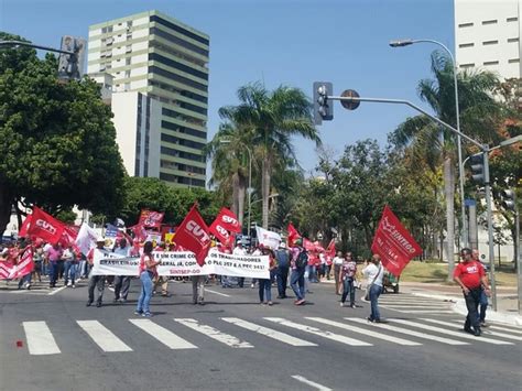 G Grupo Faz Protesto Contra Mudan As Trabalhistas E Pede Sa Da De