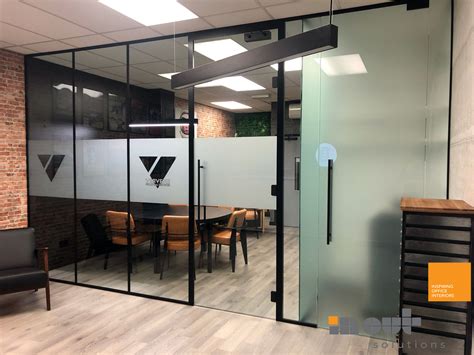 frameless glass partitions