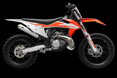 150 sx standard variant is powered by a 143.6 cc petrol engine with efi system, it has a single cylinder wheelbase. 2020 KTM 250 SX, 150 SX, and 125 SX First Look (5 Fast Facts)