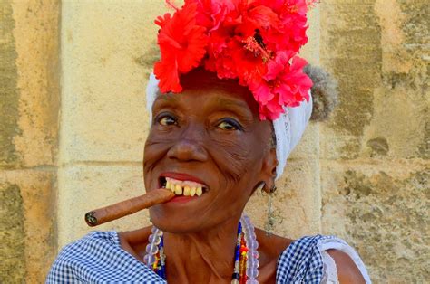 Cuba Cigare Femme Cubaine Photo Gratuite Sur Pixabay