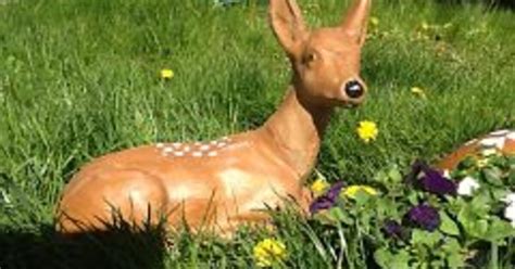 So you've spent time, money and effort in creating a luscious garden to enjoy the great australian sunshine in yet there still seems to be something missing. Deer Lawn Ornaments | Unique Lawn Garden Statues