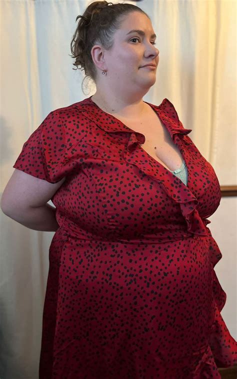Baker Who Knocks Things Over With Size K Breasts Ignored By Nhs Wales Online