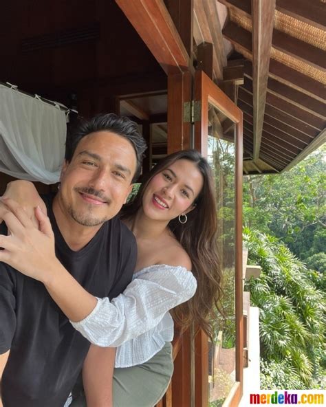 Foto 5 Tahun Usia Pernikahan Ini Deretan Foto Raisa And Hamish Daud