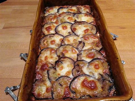Fricassée de poulet aux aubergines simple, rapide et gourmande, cette fricassée sera idéale pour un repas de tous les jours ! Gratin d'aubergines, bœuf et mozzarella parfumé au basilic