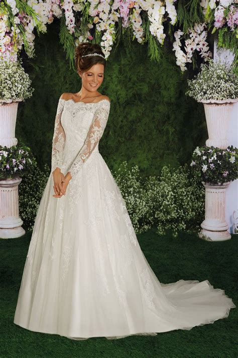 Robe clara fleurie de robe est vendu sur la boutique le dressing de marion dans la catégorie robes. Robe de mariée ANASTASIA de la collection TOMY MARIAGE ...