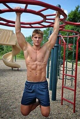 Shirtless Male Muscular Blond Hair Athletic Jock Ripped Hot Body Photo