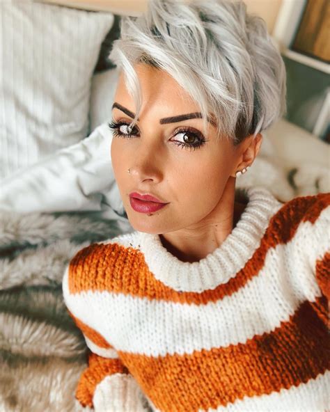 Here come the trending short hair ideas which go very well with bangs tradition. 10 Terrific Short Haircuts with Bangs, Female Short Hair ...
