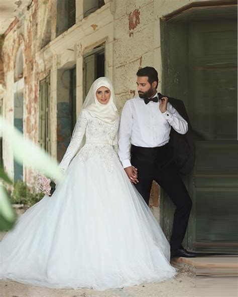 Vestido Noiva Muslim Wedding Dress Hijab Long Sleeve Arabic Wedding Gown Satin 2017 Ball Gown