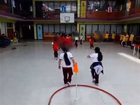 Ejercicios y juegos recreativos con hula hula y cuerdas edufisica. Educación Física NIVEL PRIMARIA, (5o. grado) Juego "DERRIBANDO EL CASTILLO" - YouTube