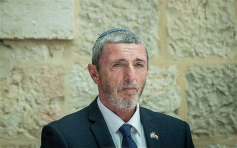 دعوات لإقالة وزير التعليم في إسرائيل بعد إعلان دعمه للعلاج مصراوى
