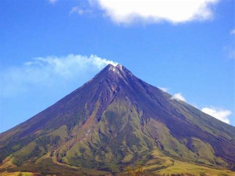 The Pride Of My Hometown The Regal Mayon Volcano In Albay