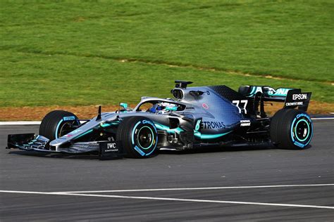 F1 Mercedes Amg Petronas Welcomes The W10 Motorworldhype