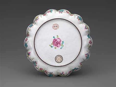 Dish With Auspicious Flowers And Fruits China Qing Dynasty 1644