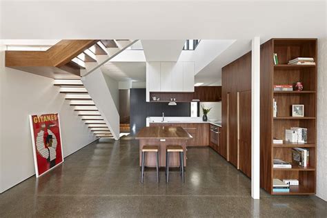 Semi Detached Dwelling On A Narrow Site North Fitzroy House By Am
