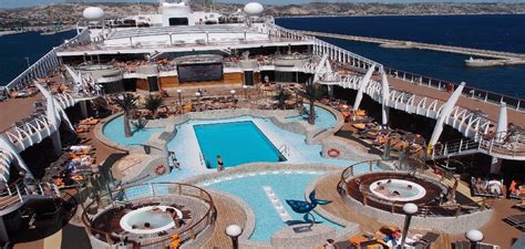 10 Amazing Things To Do On A Cruise Ship