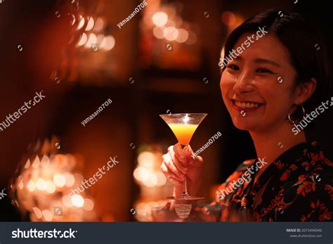 42020件の「美女 お酒」の画像、写真素材、ベクター画像 Shutterstock