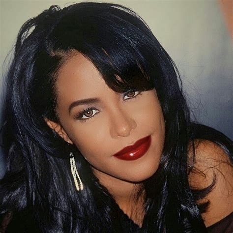 Omgshe Was So Beautiful Aaliyah Style Aaliyah Singer Aaliyah