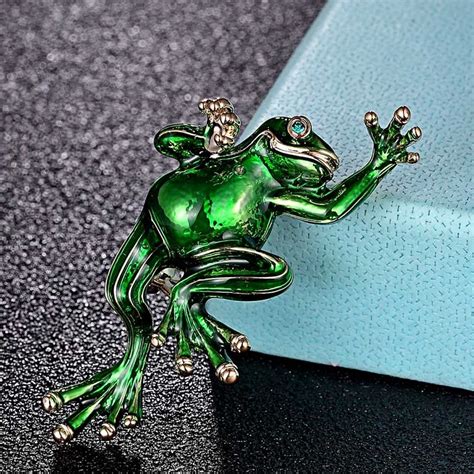 Zlxgirl Green Enamel Frog Pins Brooches Gold Color Insect Hijab Pins