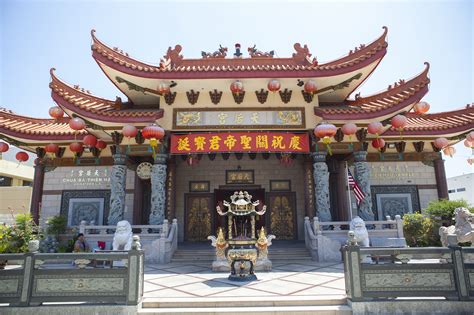 Download the sidecar app / use promo code : Chinatown in Los Angeles, from dim sum to walking tours