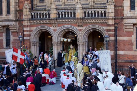 Two Corpus Christi Processions In Central London Catholic News Live