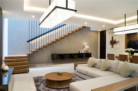 Tips Dekorasi Interior Cantik dengan Tangga Melayang ...