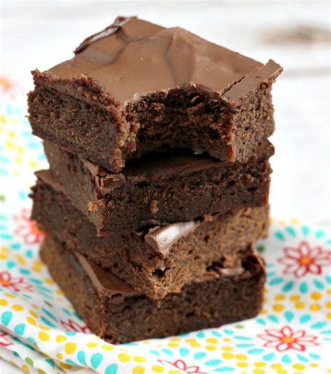 Easy Brownie Recipe With Only 5 Ingredients And Then Topped With
