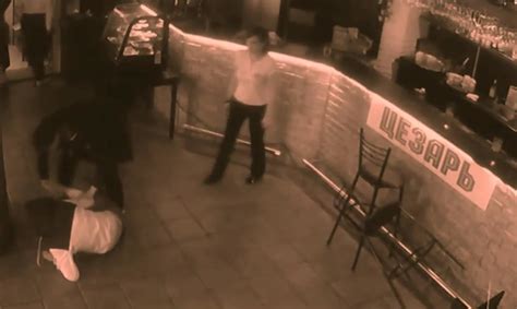 Russian Waitress Beats Customer With Menu After Bottom Pinch Video