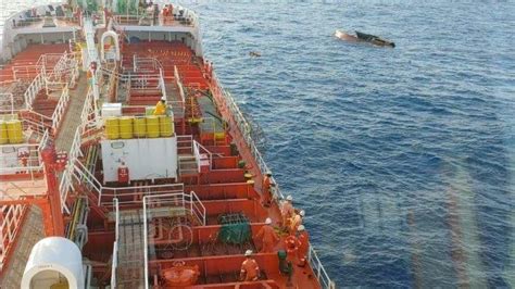 Masyarakat berbilang kaum di malaysia mempunyai pelbagai jenis kebudayaan yang digarap daripada pelbagai keturunan. 13 Jam Lamanya Tiga Nelayan Terapung di Laut Sebelum ...