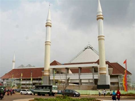 Diresmikan Presiden Jokowi Intip Megahnya Masjid Raya Kh Hasyim Asyari