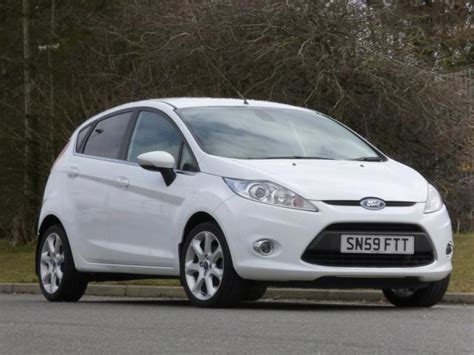 Used White Ford Fiesta 2009 Petrol 14 Titanium 5dr Hatchback Excellent
