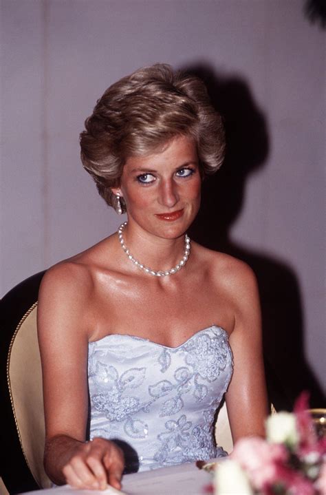 5 Times Princess Diana Proved Her Signature Look Was Flawless In 2020 Princess Diana Fashion