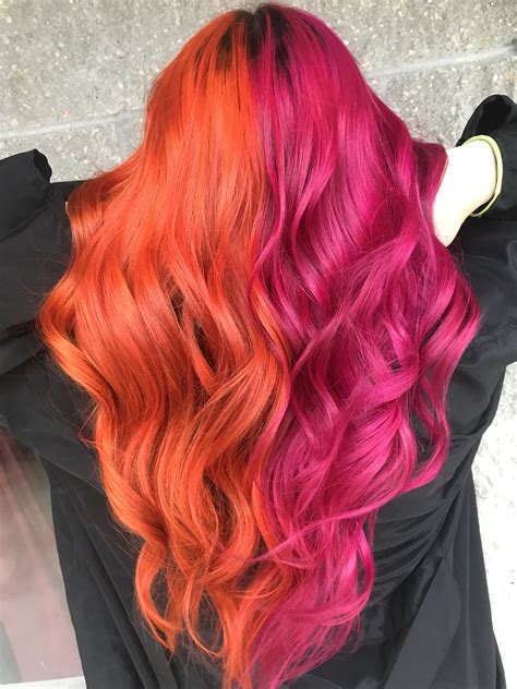 I was removing color and midshaft turned orange where i was coloring over virgin hair. Split orange and pink hair 🧡💗 #hair #hairdye #splithair # ...