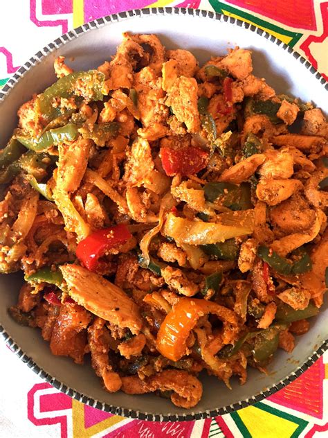 A mexican chicken breast recipe that's easy and craveable? Easy Mexican Chicken Fajitas Recipe - Melanie Cooks