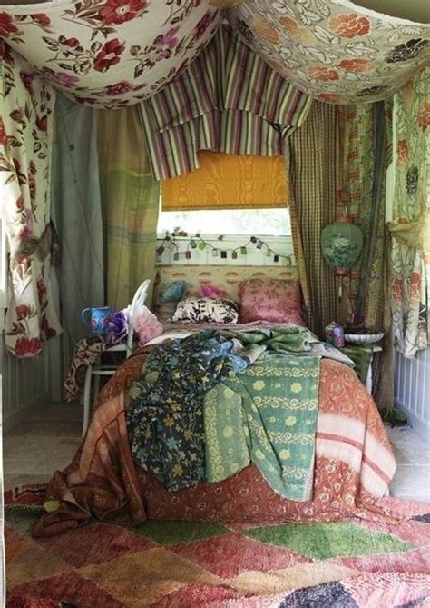 Find the best bohemian bedroom decor here! Boho Chic For Your Bedroom